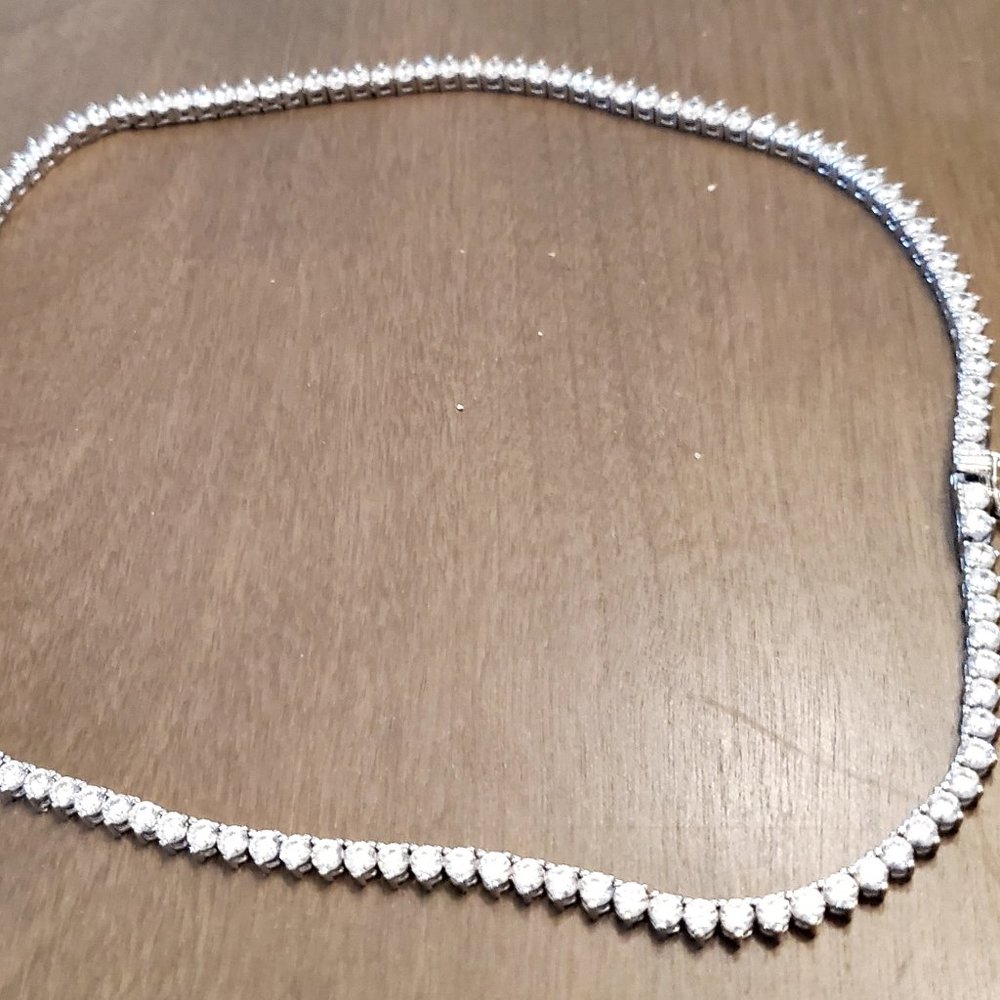 DIAMONQIUE Diamond Necklace